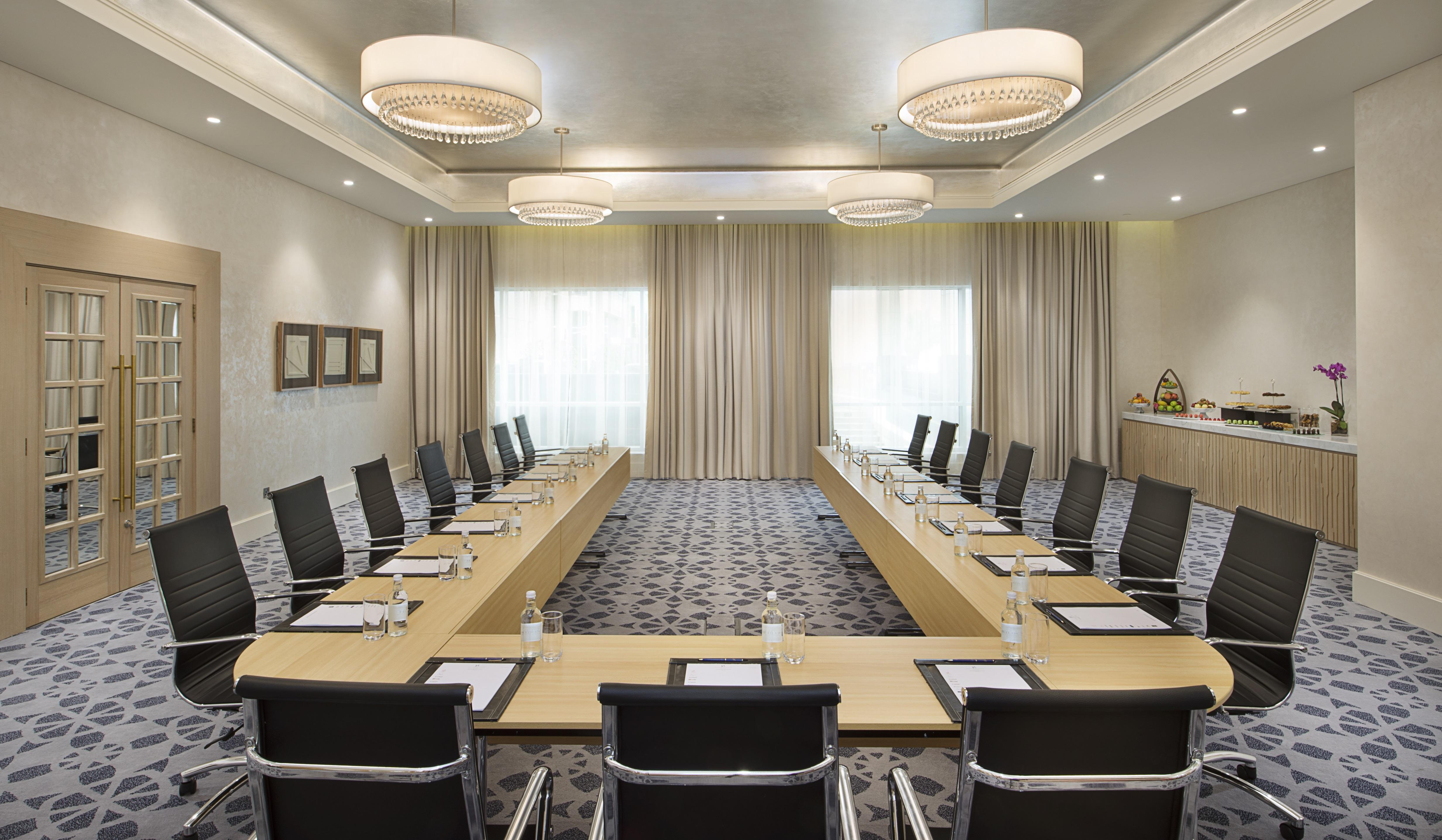 Al Habtoor Grand Resort, Autograph Collection Dubai Luaran gambar Meeting room