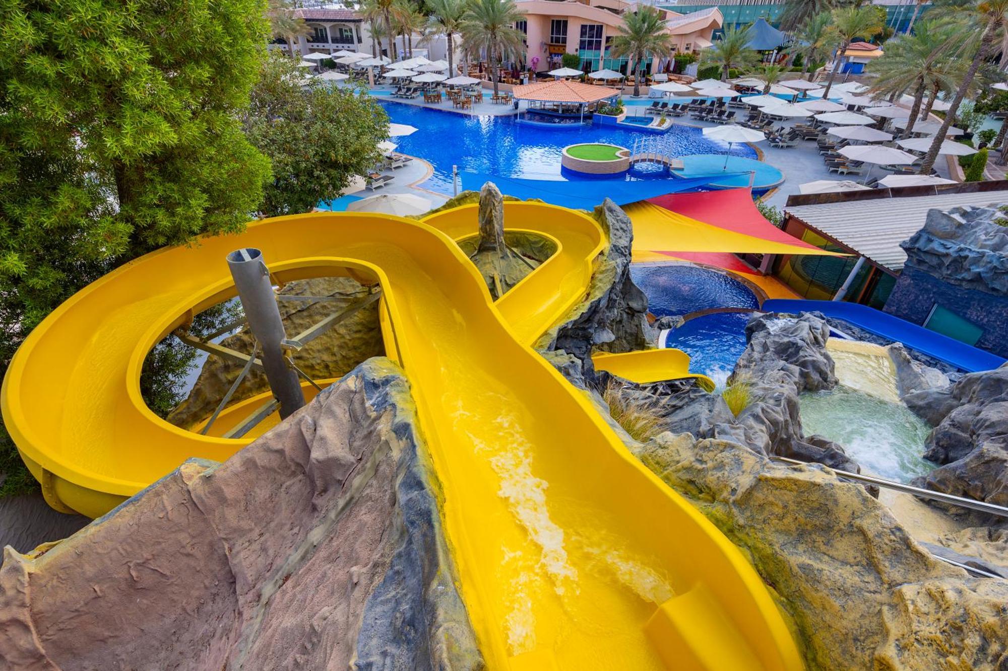 Al Habtoor Grand Resort, Autograph Collection Dubai Luaran gambar The water park at the Atlantis Paradise Island resort