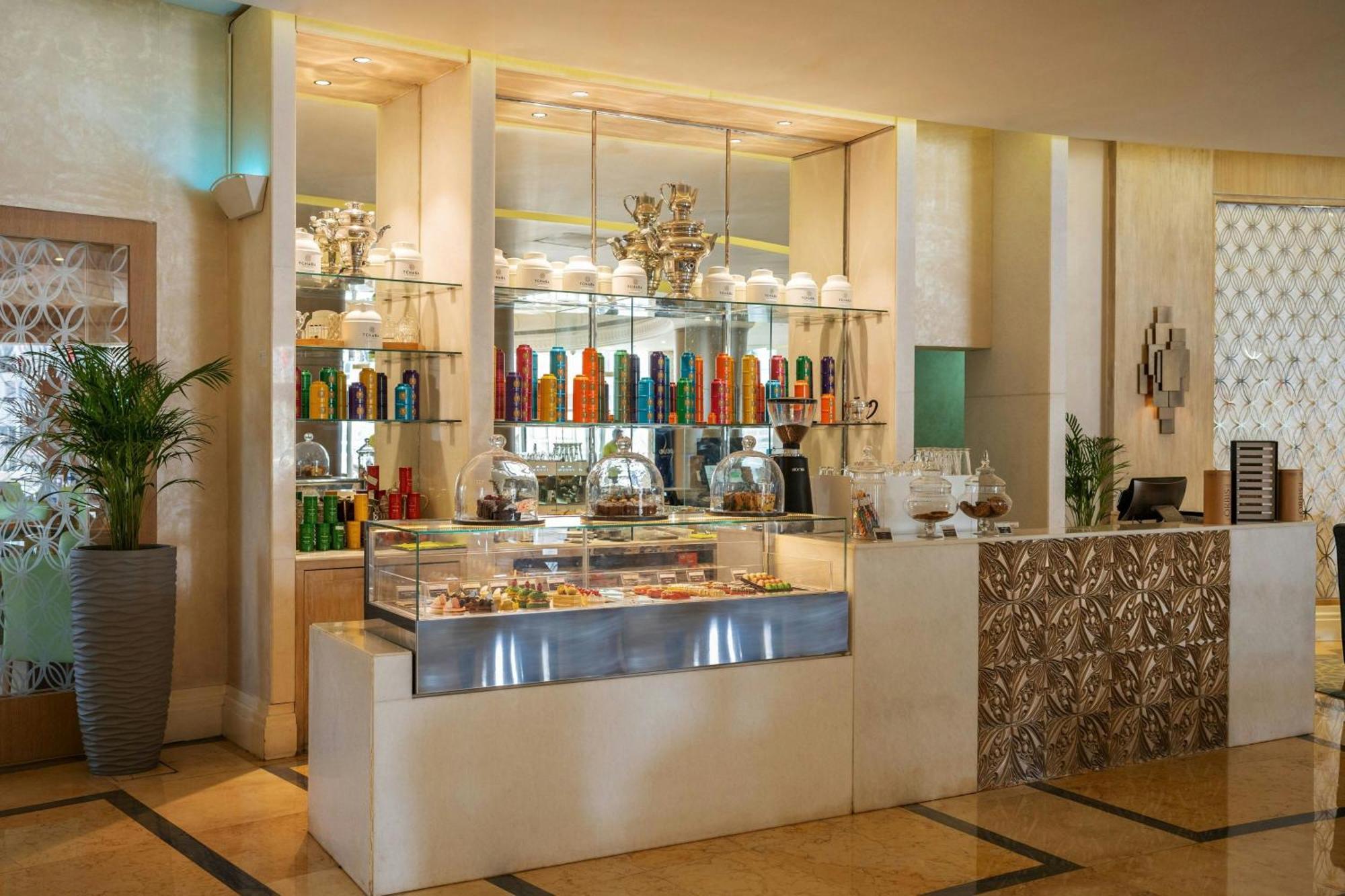 Al Habtoor Grand Resort, Autograph Collection Dubai Luaran gambar The lobby bar