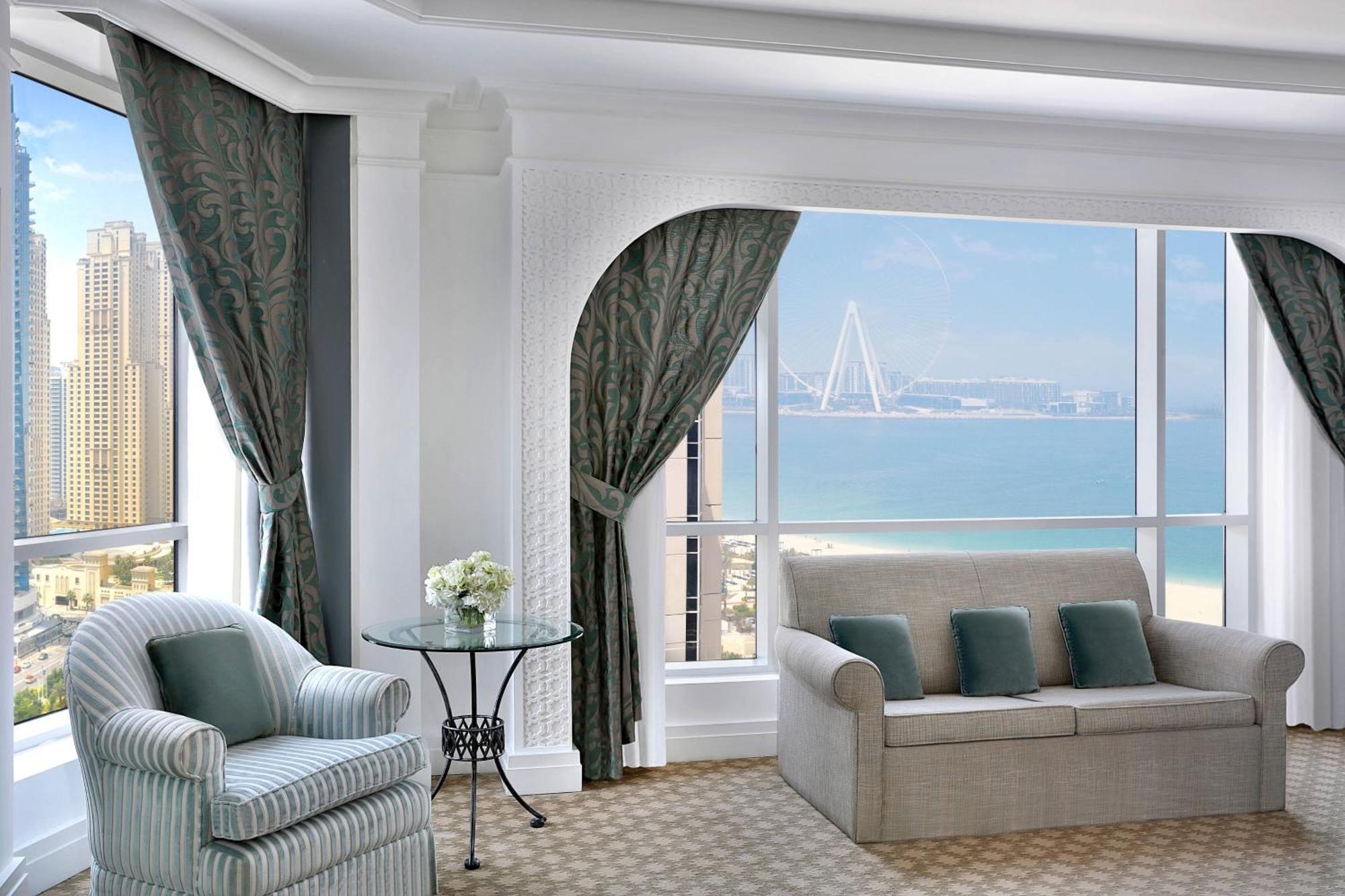 Al Habtoor Grand Resort, Autograph Collection Dubai Luaran gambar A room at Jumeirah Beach Hotel