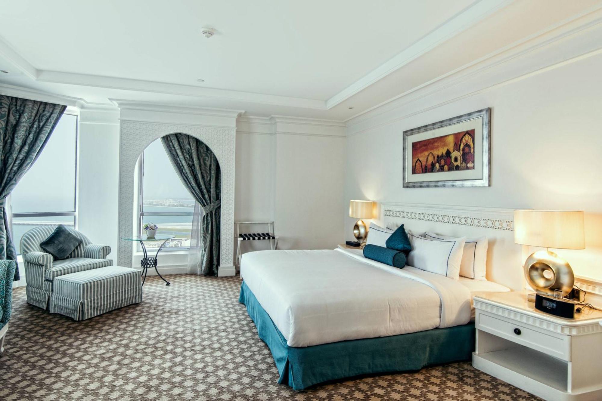 Al Habtoor Grand Resort, Autograph Collection Dubai Luaran gambar A bedroom at the hotel