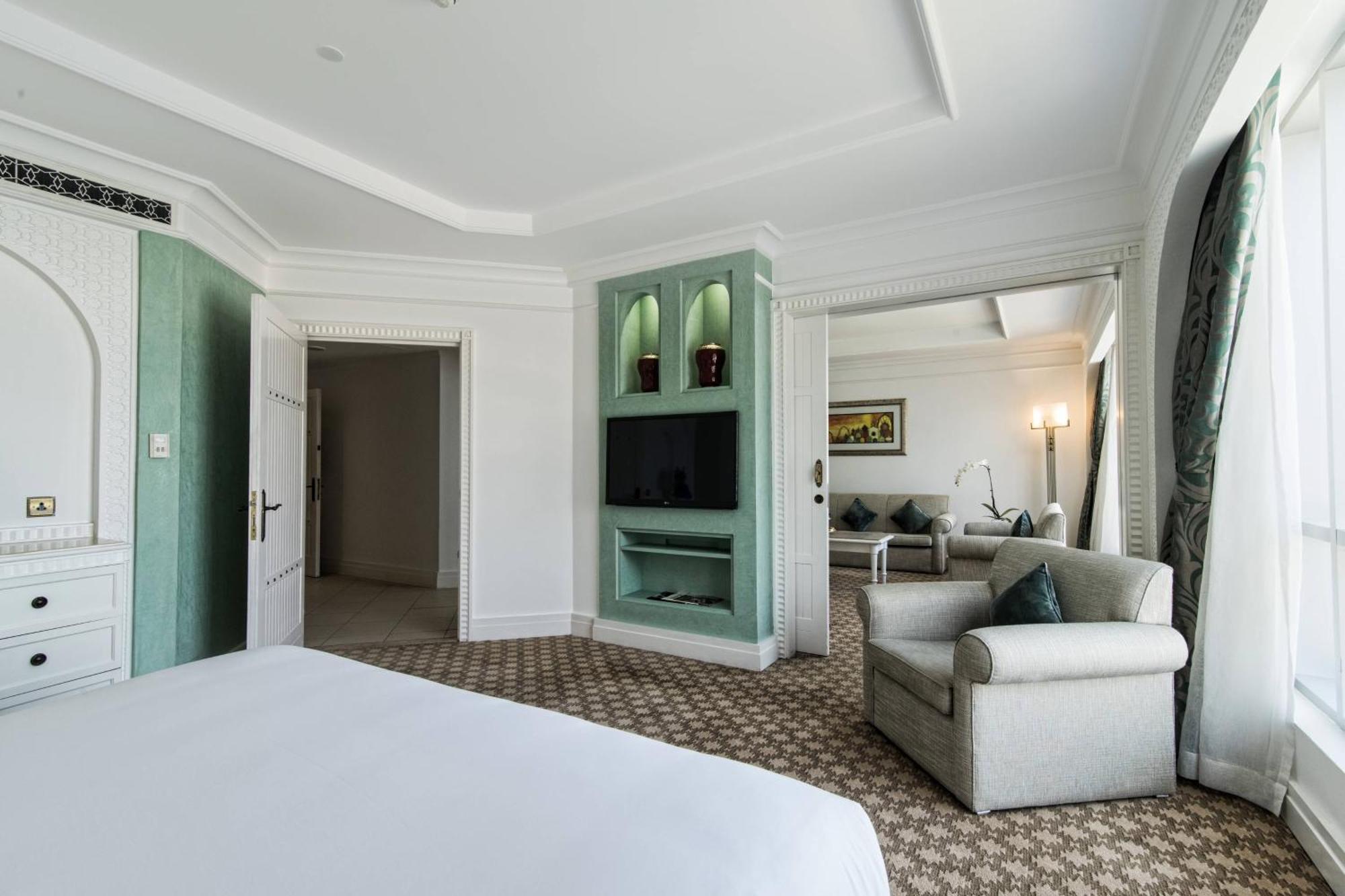 Al Habtoor Grand Resort, Autograph Collection Dubai Luaran gambar Suite