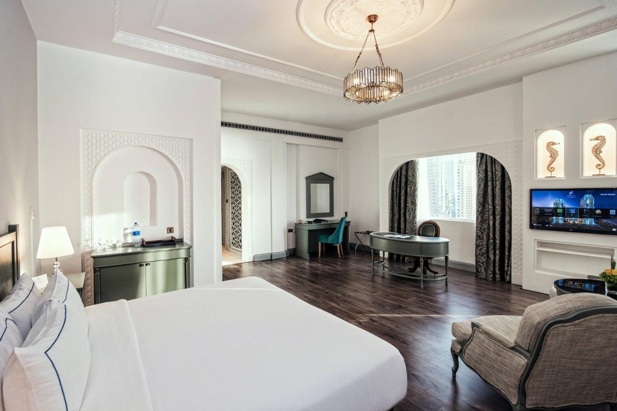 Al Habtoor Grand Resort, Autograph Collection Dubai Luaran gambar A suite at the hotel